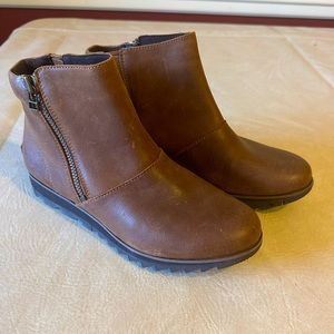 Sorel Harlow Zip Boots